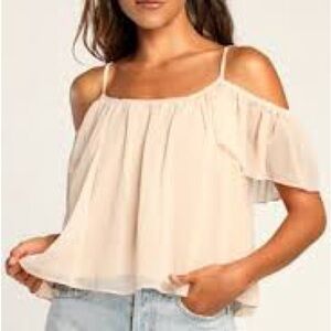 5️⃣Lulu's light pink Cold-Shoulder Blouse